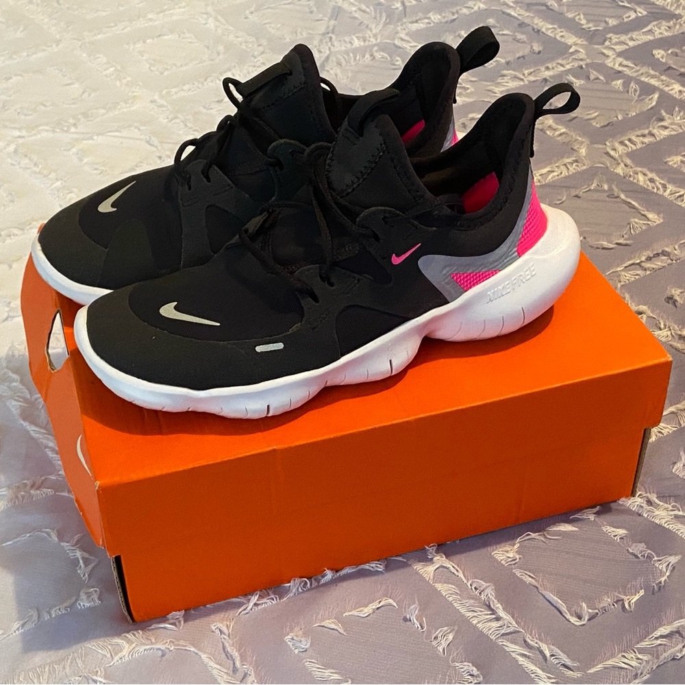 Nike Black and Pink Sneakers with Chunky Midsole